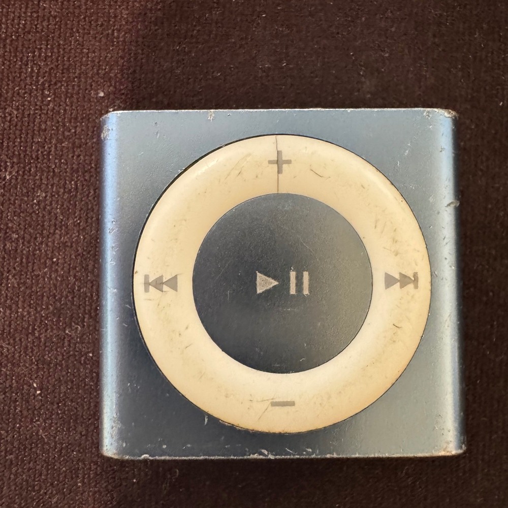 Apple iPod Shuffle 4th Gen Blue 2GB MP3 Player Model A1373 Untested Engraved